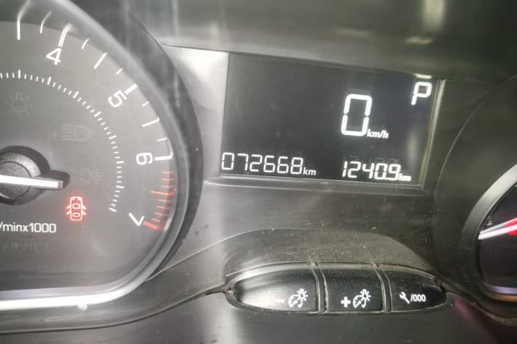 Used Peugeot 2008 2014 1.6L Automatic Fashion Edition Odometer Close Up