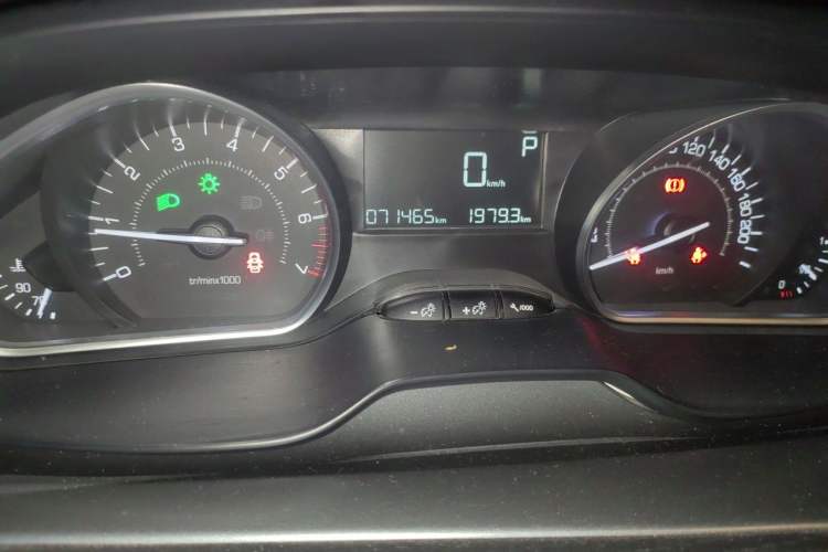 Used Peugeot 2008 2014 1.6L Automatic Fashion Edition Odometer Close Up