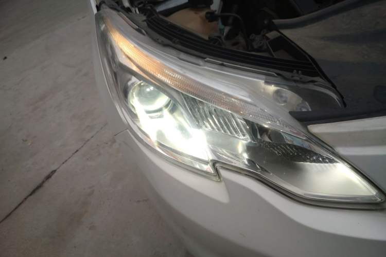 Used Peugeot 2008 2014 1.6L Automatic Fashion Edition Right Front Headlight