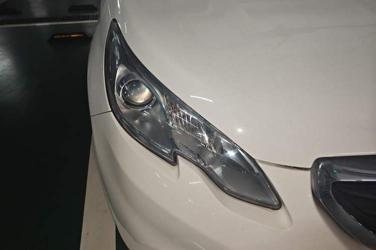 Used Peugeot 2008 2014 1.6L Manual Trend Edition Right Front Headlight