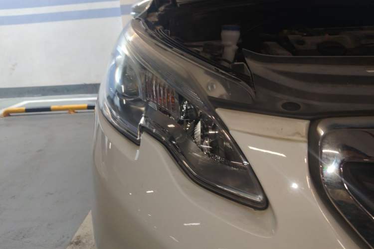 Used Peugeot 2008 2014 1.6L Manual Trend Edition Right Front Headlight