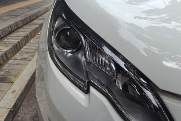 Used Peugeot 2008 2014 1.6L Automatic Trend Edition Right Front Headlight