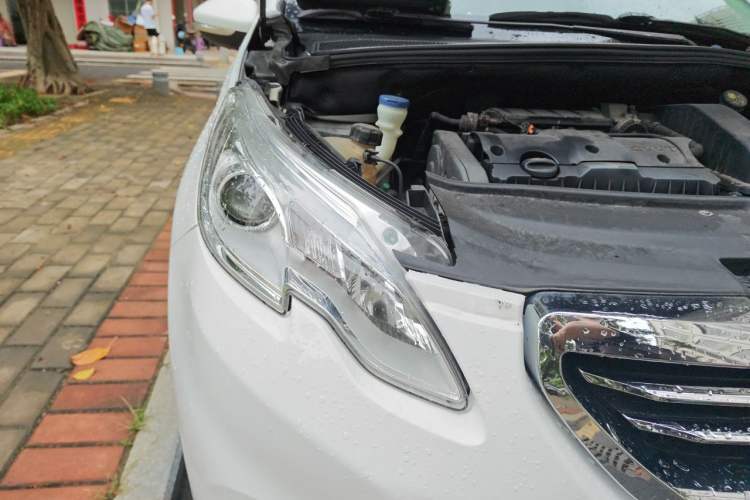 Used Peugeot 2008 2014 1.6L Automatic Fashion Edition Right Front Headlight