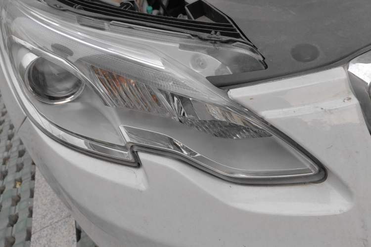 Used Peugeot 2008 2014 1.6L Automatic Fashion Edition Right Front Headlight