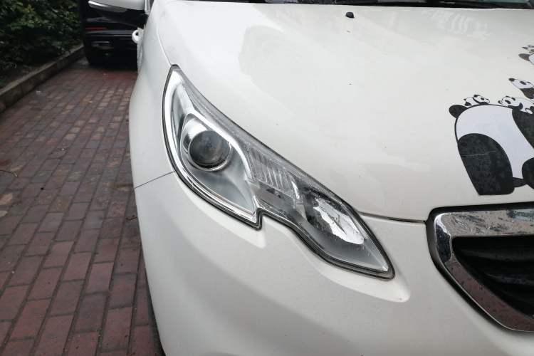 Used Peugeot 2008 2014 1.6L Manual Trend Edition Right Front Headlight