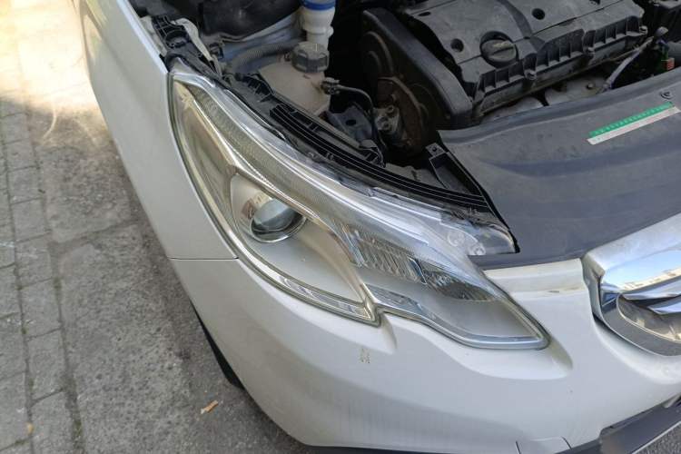 Used Peugeot 2008 2014 1.6L Automatic Fashion Edition Right Front Headlight