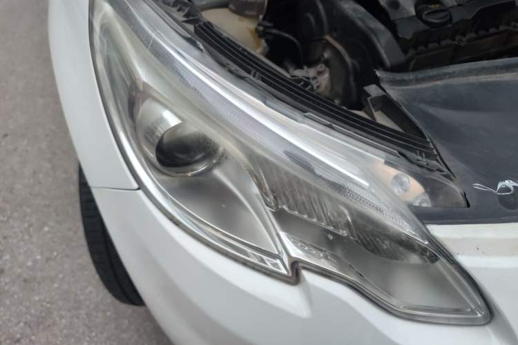 Used Peugeot 2008 2014 1.6L Automatic Fashion Edition Right Front Headlight
