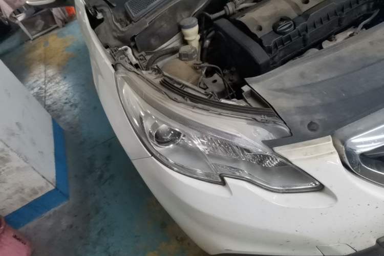 Used Peugeot 2008 2014 1.6L Manual Trend Edition Right Front Headlight