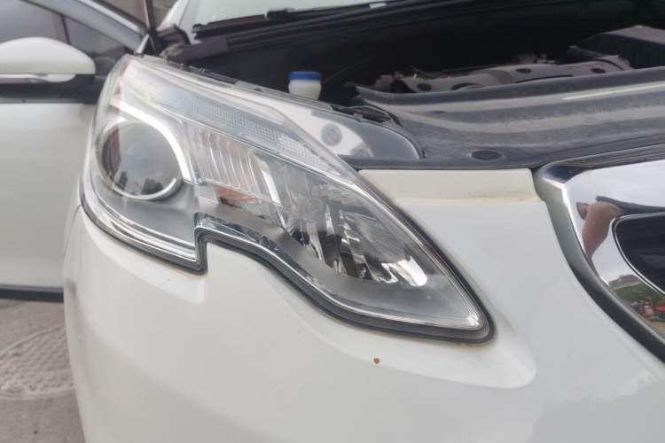 Used Peugeot 2008 2014 1.6L Manual Trend Edition Right Front Headlight