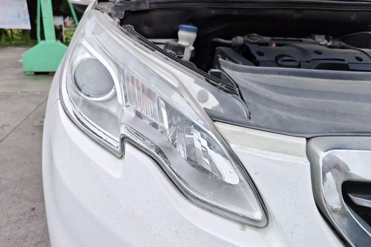 Used Peugeot 2008 2014 1.6L Automatic Trend Edition Right Front Headlight