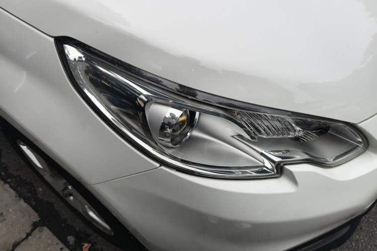 Used Peugeot 2008 2014 1.6L Automatic Fashion Edition Right Front Headlight