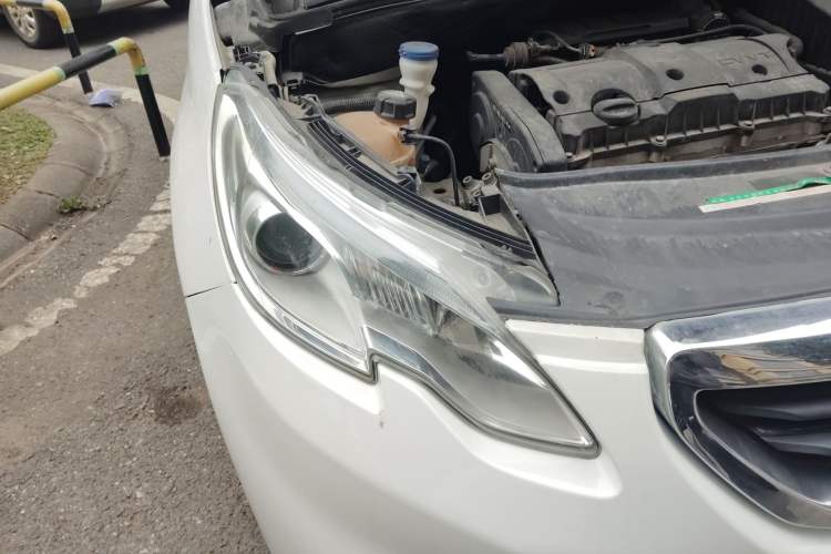 Used Peugeot 2008 2014 1.6L Manual Trend Edition Right Front Headlight