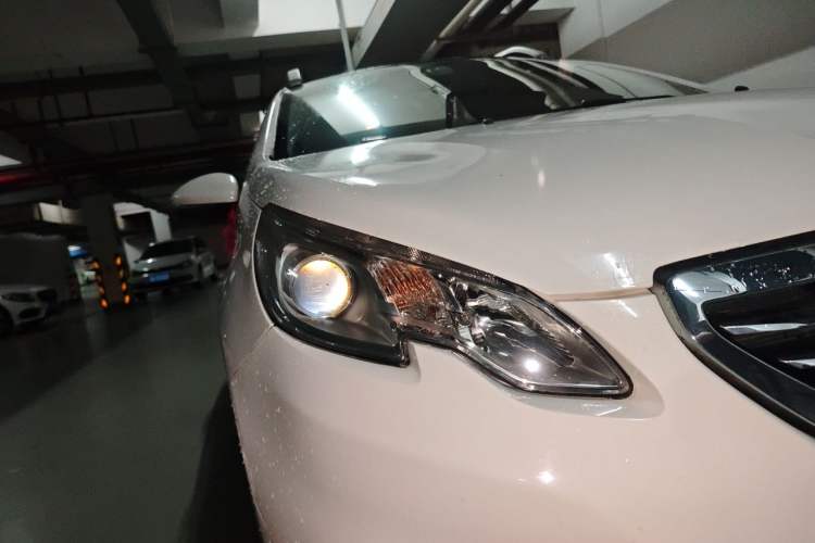 Used Peugeot 2008 2014 1.6L Automatic Fashion Edition Right Front Headlight