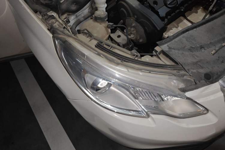 Used Peugeot 2008 2014 1.6L Automatic Fashion Edition Right Front Headlight