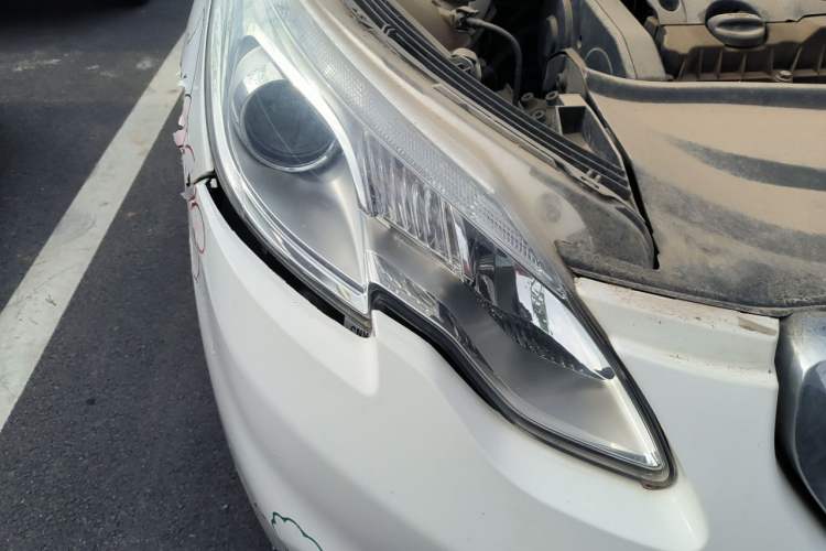 Used Peugeot 2008 2014 1.6L Manual Fashion Edition Right Front Headlight