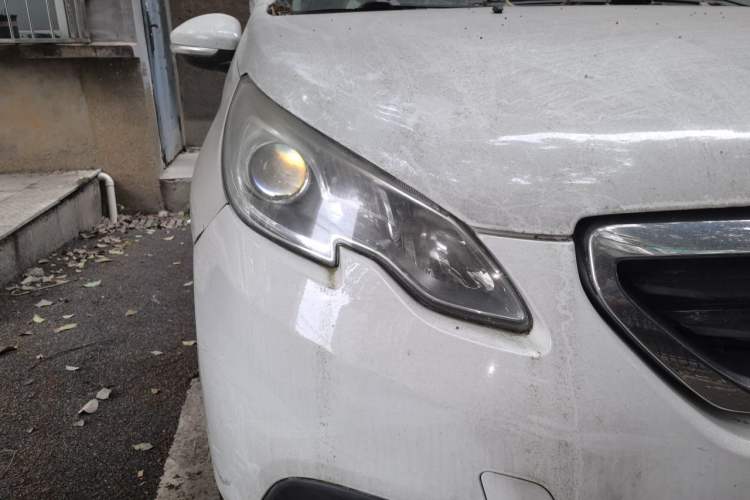 Used Peugeot 2008 2014 1.6L Automatic Trend Edition Right Front Headlight