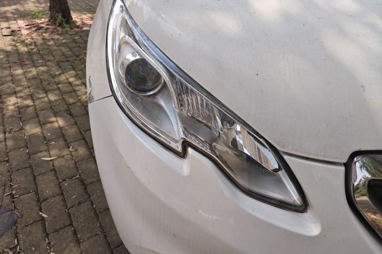 Used Peugeot 2008 2014 1.6L Automatic Fashion Edition Right Front Headlight