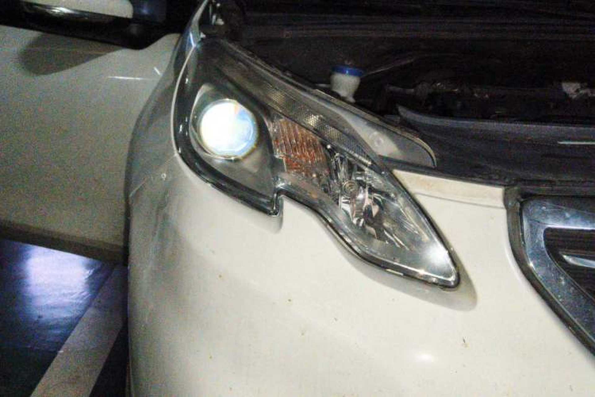 Used Peugeot 2008 2014 1.6L Automatic Fashion Edition Right Front Headlight