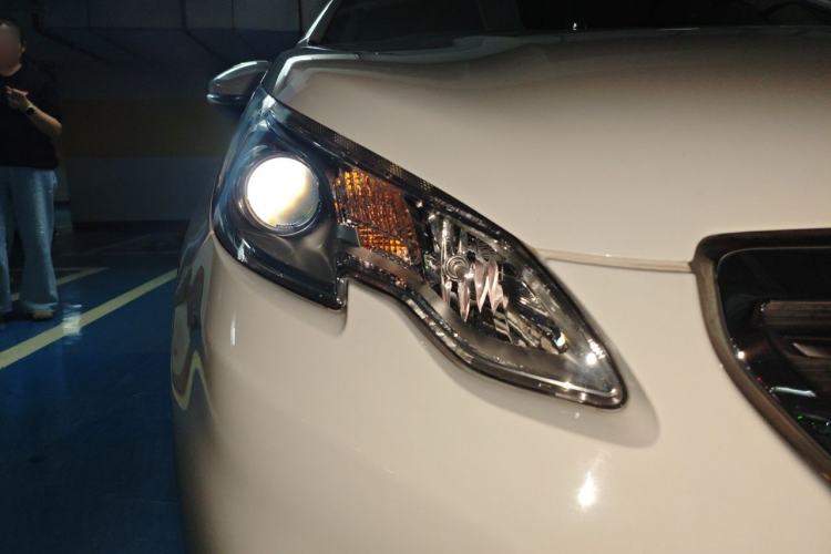 Used Peugeot 2008 2014 1.6L Automatic Trend Edition Right Front Headlight