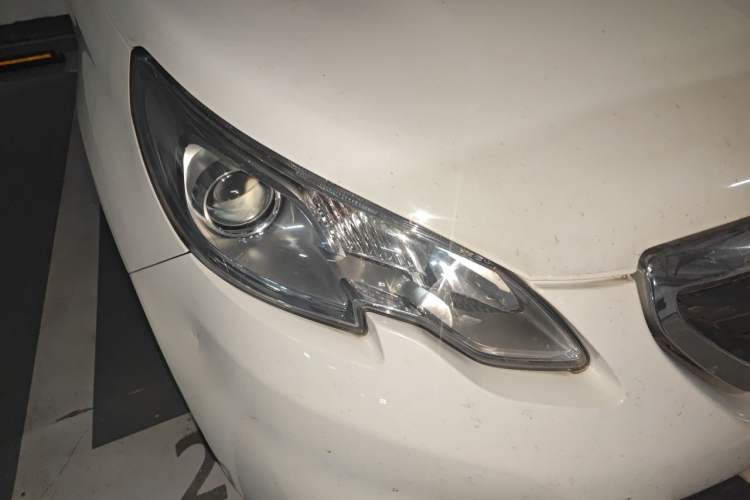 Used Peugeot 2008 2014 1.6L Automatic Trend Edition Right Front Headlight