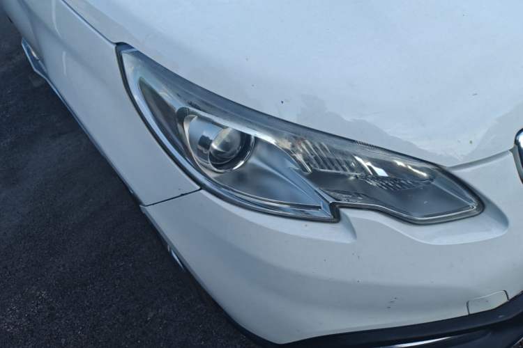 Used Peugeot 2008 2014 1.6L Automatic Fashion Edition Right Front Headlight