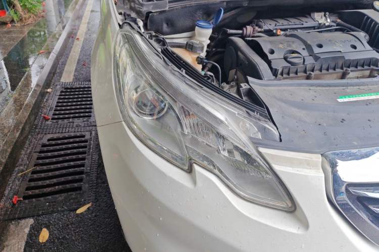 Used Peugeot 2008 2014 1.6L Automatic Fashion Edition Right Front Headlight