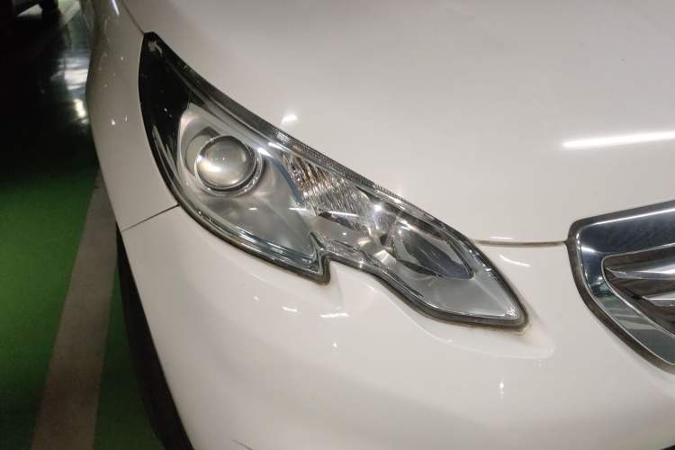 Used Peugeot 2008 2014 1.6L Manual Fashion Edition Right Front Headlight