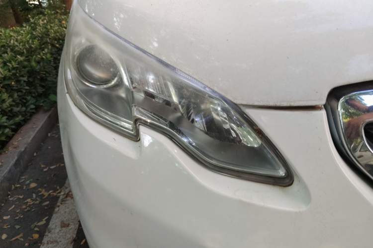 Used Peugeot 2008 2014 1.6L Manual Fashion Edition Right Front Headlight
