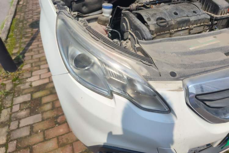 Used Peugeot 2008 2014 1.6L Automatic Trend Edition Right Front Headlight