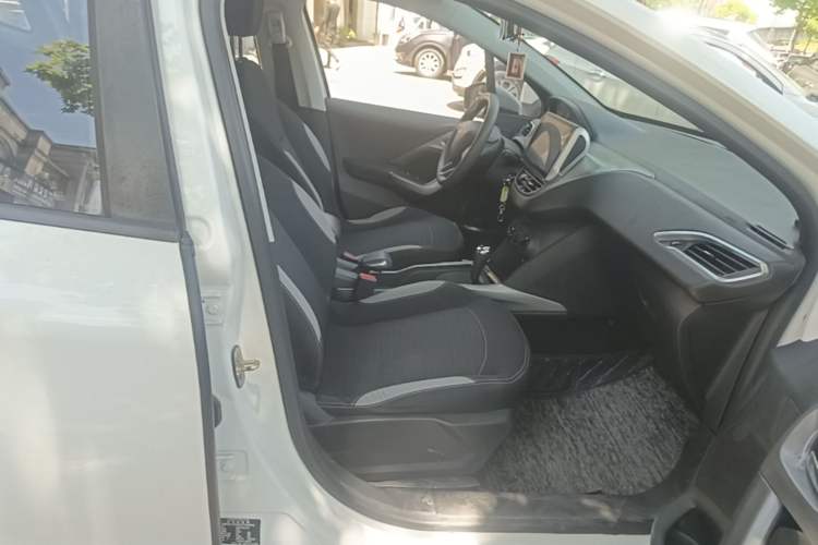 Used Peugeot 2008 2014 1.6L Automatic Trend Edition Right Front Seat