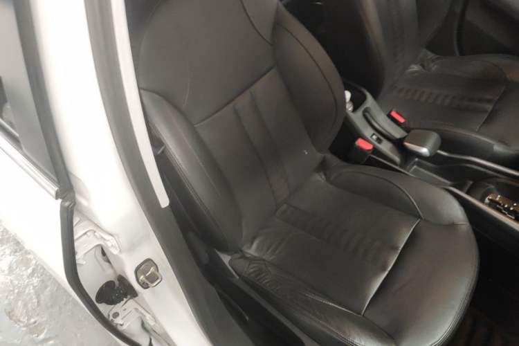 Used Peugeot 2008 2014 1.6L Automatic Navigation Edition Right Front Seat