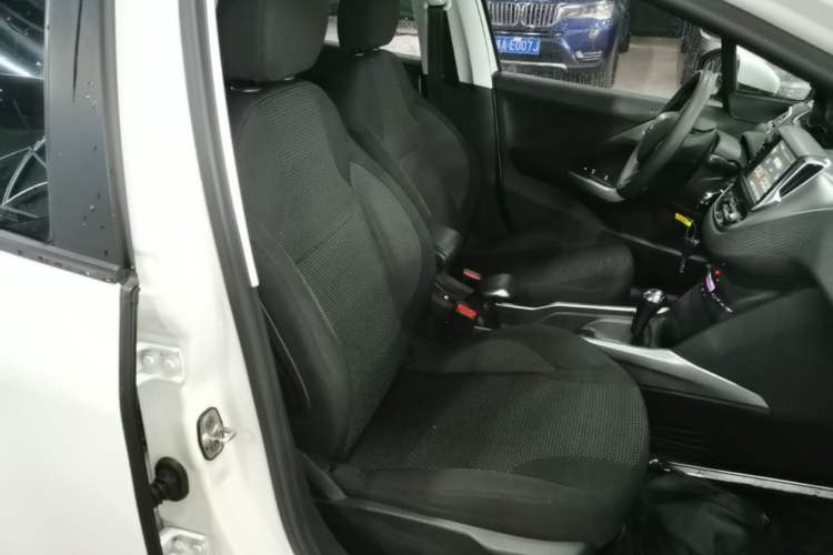 Used Peugeot 2008 2014 1.6L Automatic Fashion Edition Right Front Seat