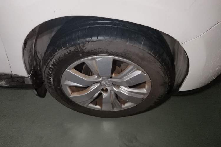 Used Peugeot 2008 2014 1.6L Automatic Fashion Edition Right Front Wheel Hub