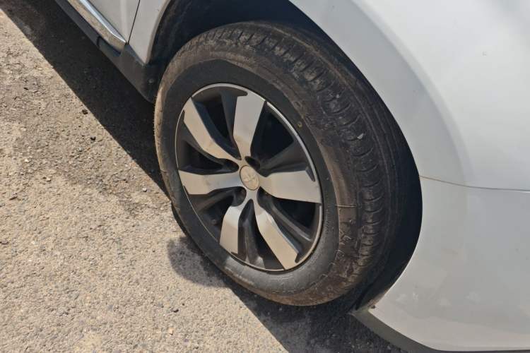 Used Peugeot 2008 2014 1.6L Automatic Navigation Edition Right Front Wheel Hub