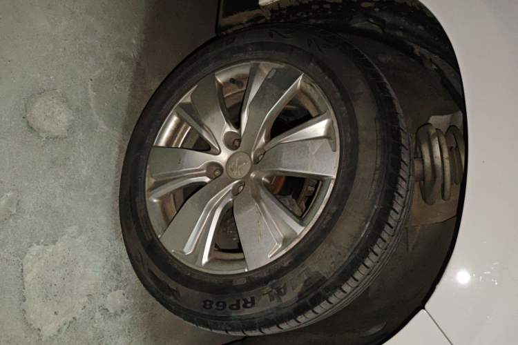 Used Peugeot 2008 2014 1.6L Automatic Fashion Edition Right Front Wheel Hub