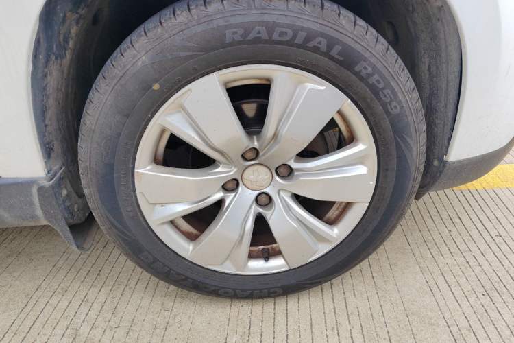 Used Peugeot 2008 2014 1.6L Automatic Fashion Edition Right Front Wheel Hub