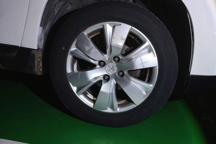 Used Peugeot 2008 2014 1.6L Automatic Fashion Edition Right Front Wheel Hub