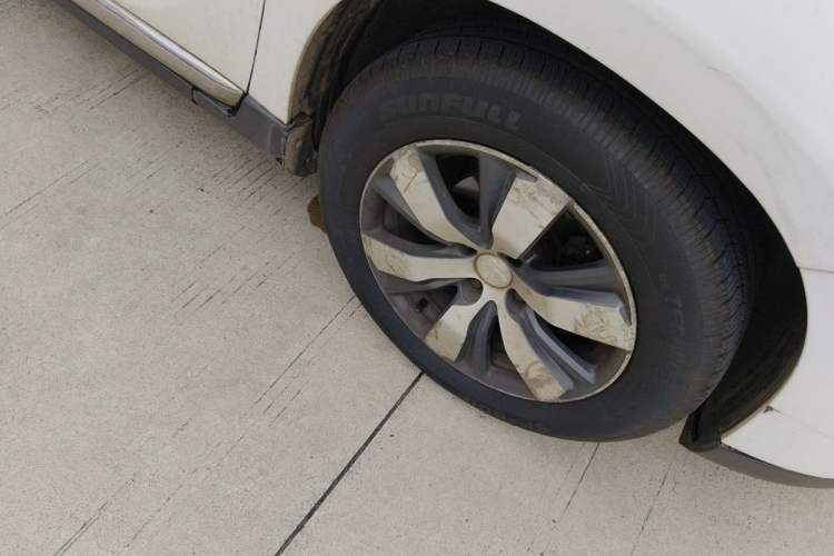 Used Peugeot 2008 2014 1.6L Automatic Navigation Edition Right Front Wheel Hub