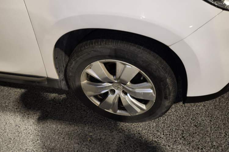 Used Peugeot 2008 2014 1.6L Automatic Fashion Edition Right Front Wheel Hub