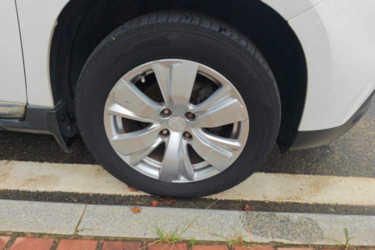 Used Peugeot 2008 2014 1.6L Automatic Fashion Edition Right Front Wheel Hub