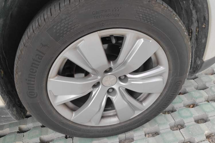 Used Peugeot 2008 2014 1.6L Automatic Fashion Edition Right Front Wheel Hub