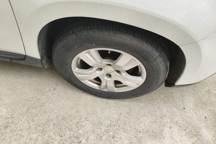 Used Peugeot 2008 2014 1.6L Automatic Trend Edition Right Front Wheel Hub