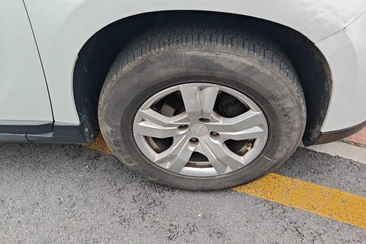 Used Peugeot 2008 2014 1.6L Manual Trend Edition Right Front Wheel Hub