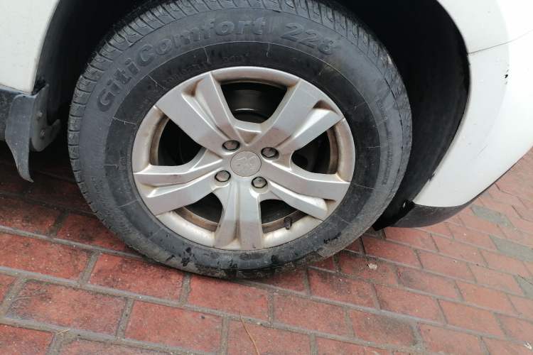 Used Peugeot 2008 2014 1.6L Manual Trend Edition Right Front Wheel Hub