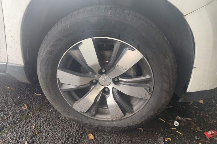Used Peugeot 2008 2014 1.6L Automatic Navigation Edition Right Front Wheel Hub