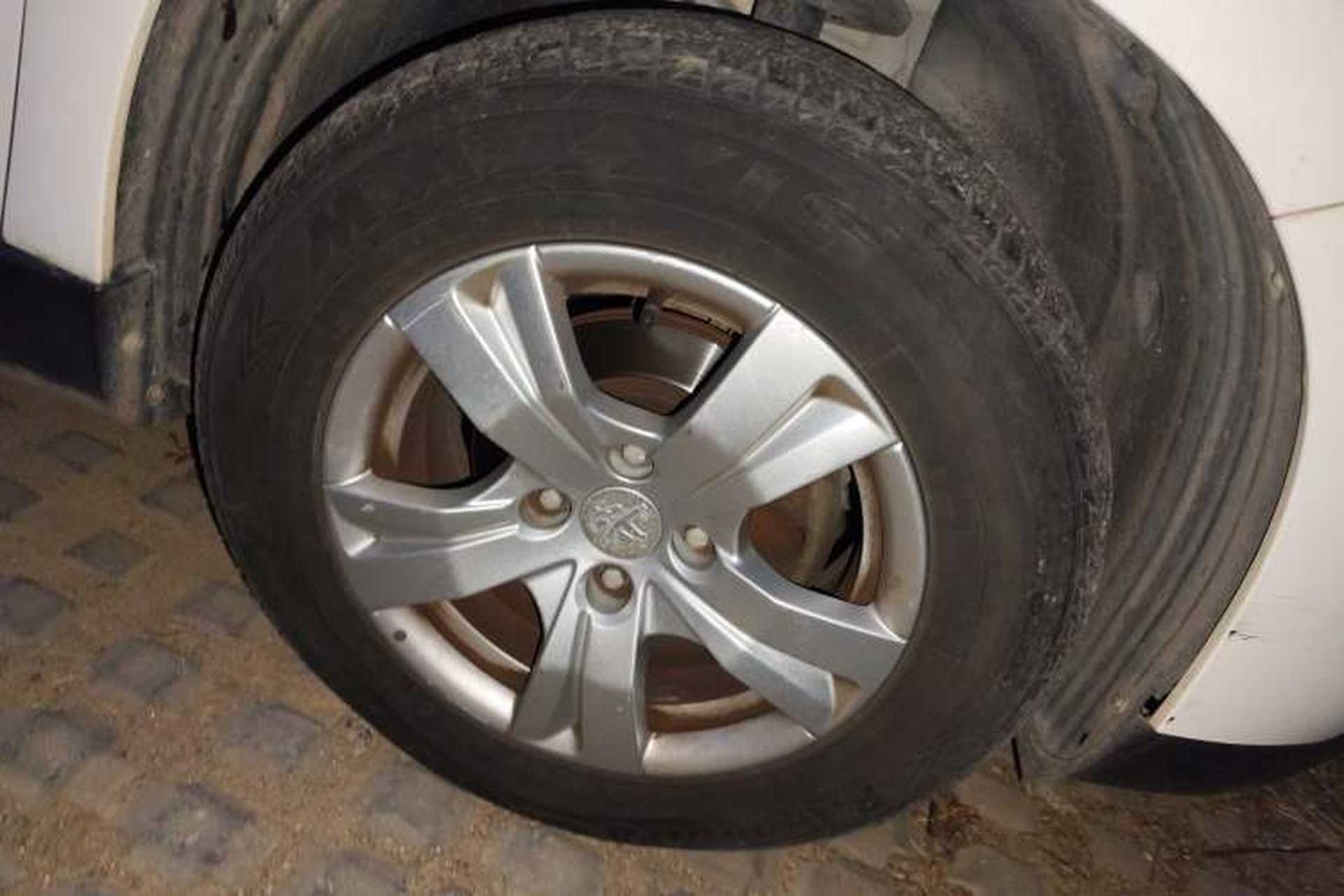 Used Peugeot 2008 2014 1.6L Manual Trend Edition Right Front Wheel Hub