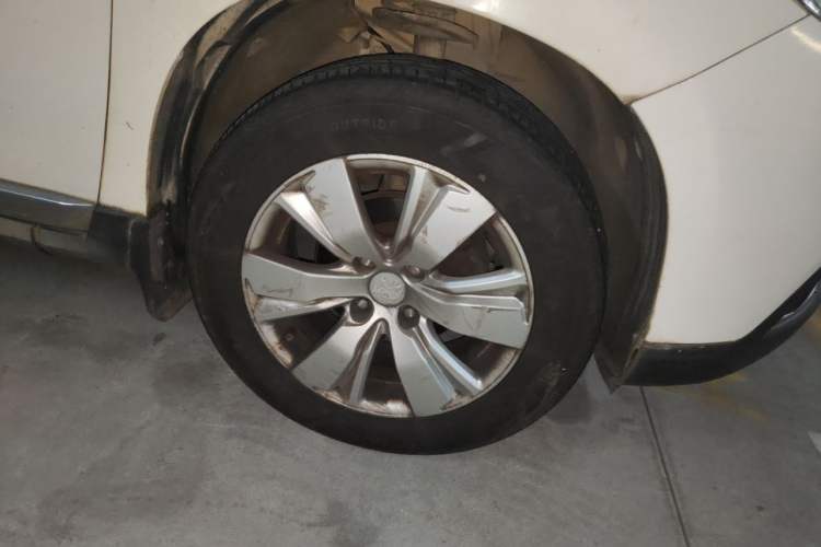 Used Peugeot 2008 2014 1.6L Automatic Fashion Edition Right Front Wheel Hub