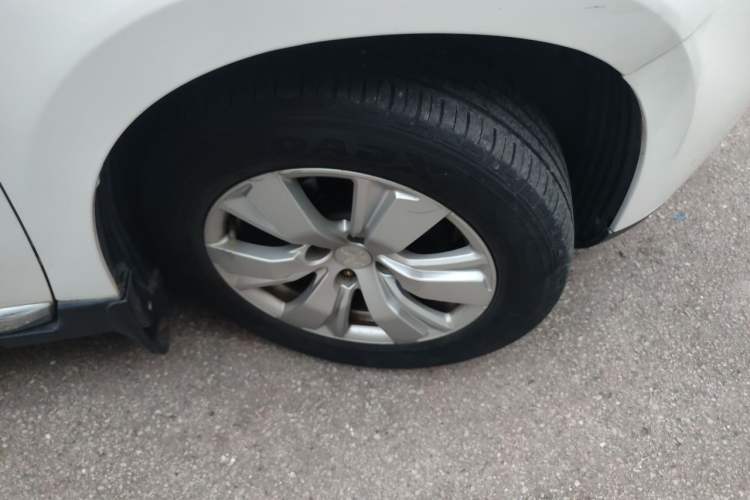 Used Peugeot 2008 2014 1.6L Automatic Fashion Edition Right Front Wheel Hub