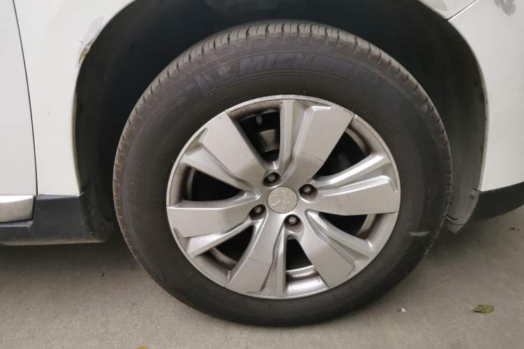 Used Peugeot 2008 2014 1.6L Automatic Excellence Edition Right Front Wheel Hub