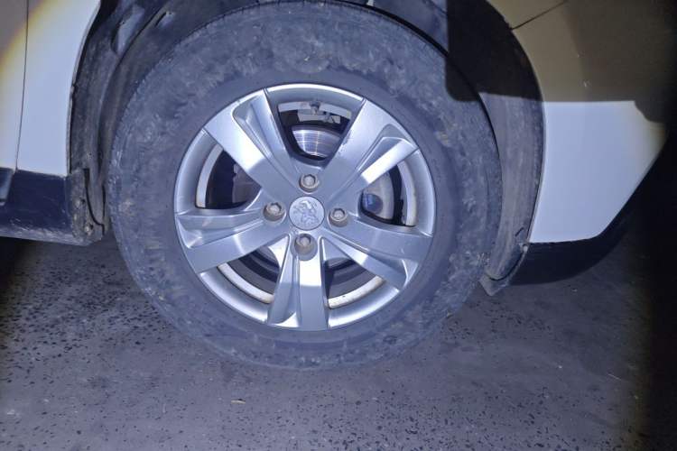 Used Peugeot 2008 2014 1.6L Automatic Trend Edition Right Front Wheel Hub